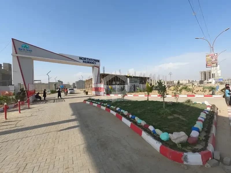 Overseas Block Good Location Plot Available For Sale — for sale in North Karachi